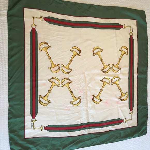 GUCCI Scarf 100% Silk, White Red Green, Made in Italy 33x33 SALE - Picture 1 of 6